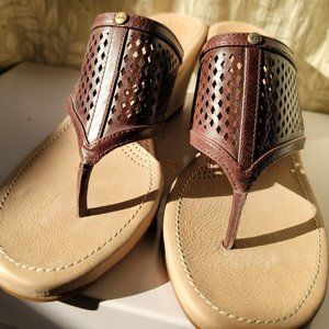 UGG  Solena Wedge Sandal 7.5 NWOB